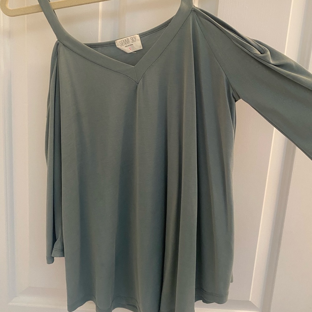 Green, Airy Off the Shoulder Shirt with Straps